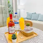 Luxury 2 Min With Balcony, Ocean View, Wifi, Ac, Smarttv Apartamento Portimão