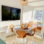 Luxury 2 Min With Balcony, Ocean View, Wifi, Ac, Smarttv Portimão