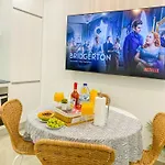 Luxury 2 Min With Balcony, Ocean View, Wifi, Ac, Smarttv * Portimão