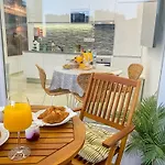 Luxury 2 Min With Balcony, Ocean View, Wifi, Ac, Smarttv Portimão