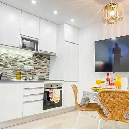 Daire Luxury 2 Min With Balcony, Ocean View, Wifi, Ac, Smarttv Portimão
