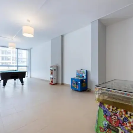 Апартаменты Luxury 2 Min With Balcony, Ocean View, Wifi, Ac, Smarttv
