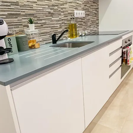 Luxury 2 Min With Balcony, Ocean View, Wifi, Ac, Smarttv Апартаменты *