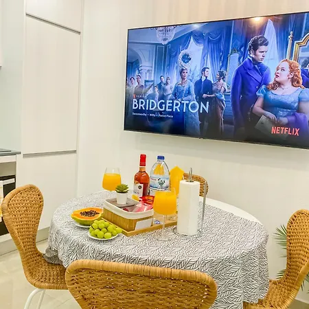 Luxury 2 Min With Balcony, Ocean View, Wifi, Ac, Smarttv * Portimão