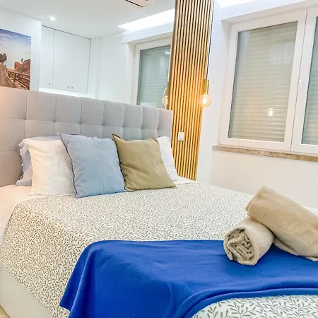 Luxury 2 Min With Balcony, Ocean View, Wifi, Ac, Smarttv