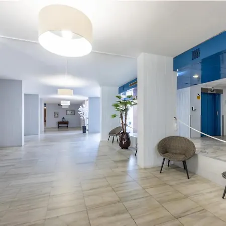 Luxury 2 Min With Balcony, Ocean View, Wifi, Ac, Smarttv Apartamento