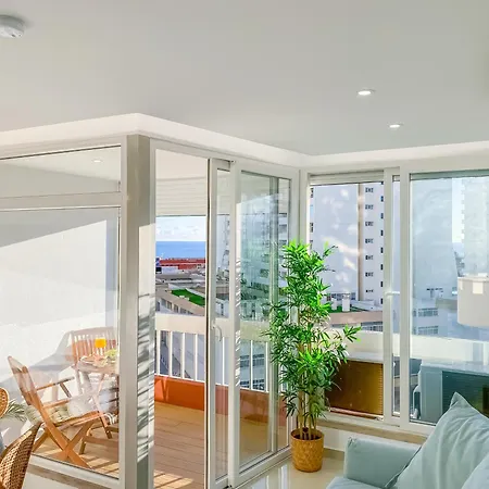 Luxury 2 Min With Balcony, Ocean View, Wifi, Ac, Smarttv *