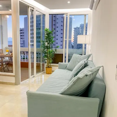 Luxury 2 Min With Balcony, Ocean View, Wifi, Ac, Smarttv Apartment *