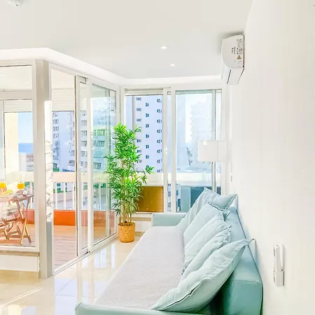 Apartment Luxury 2 Min With Balcony, Ocean View, Wifi, Ac, Smarttv *