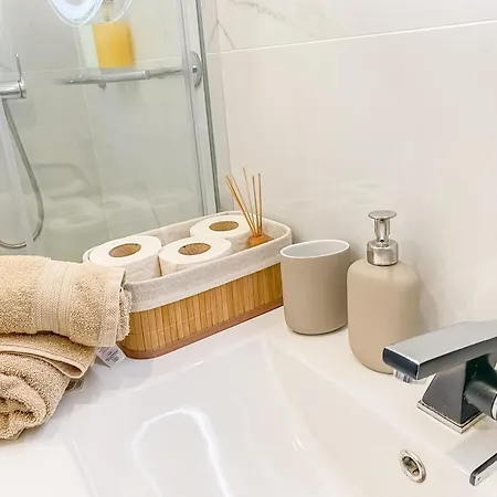 Appartement Luxury 2 Min With Balcony, Ocean View, Wifi, Ac, Smarttv