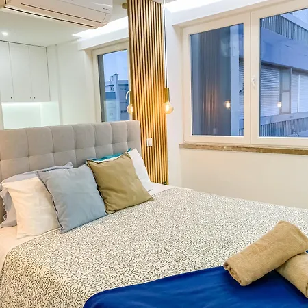 Luxury 2 Min With Balcony, Ocean View, Wifi, Ac, Smarttv *