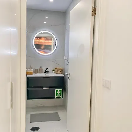 Appartement Luxury 2 Min With Balcony, Ocean View, Wifi, Ac, Smarttv